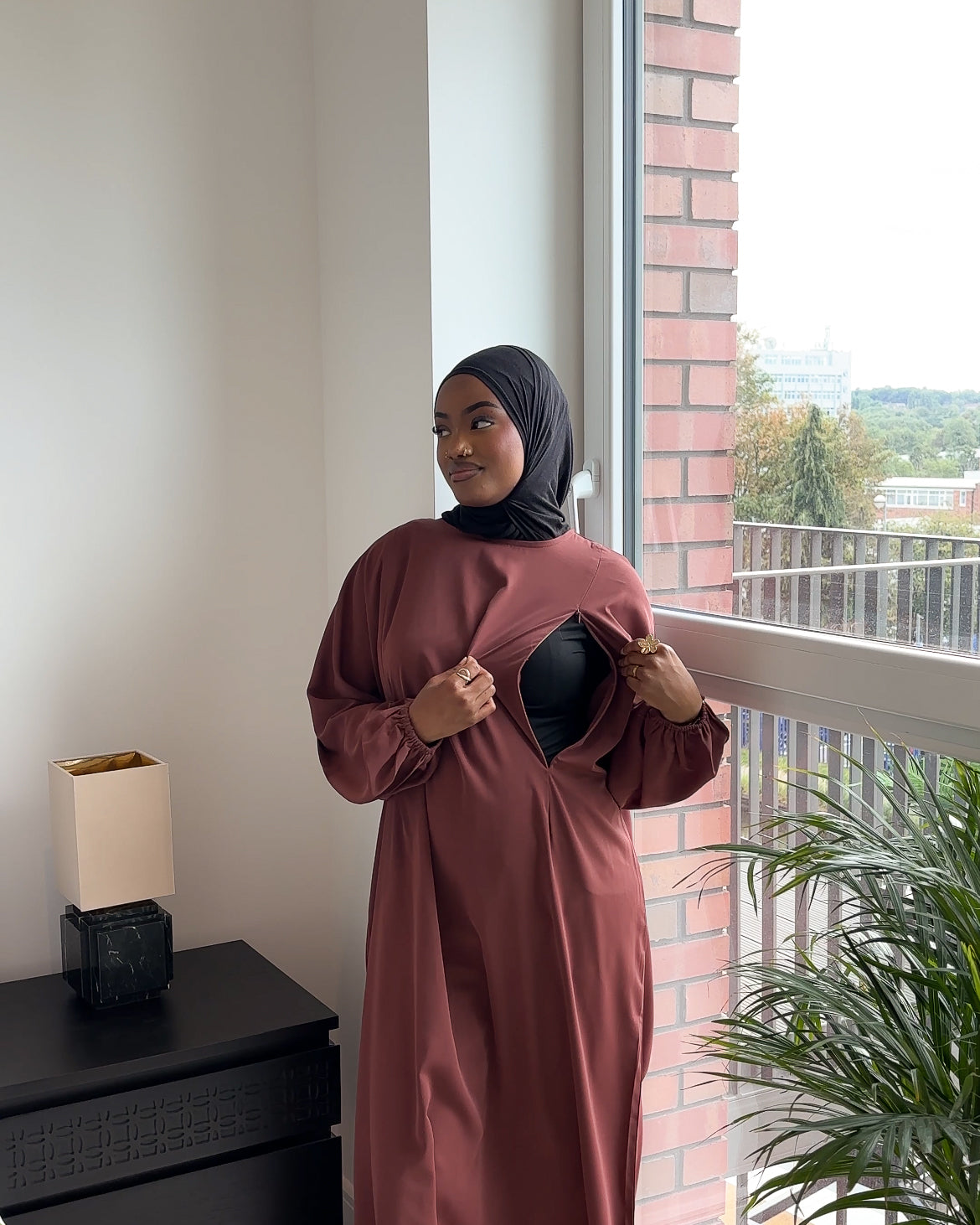 Side-Zip Nursing Abaya – Elegant Essentials Collection